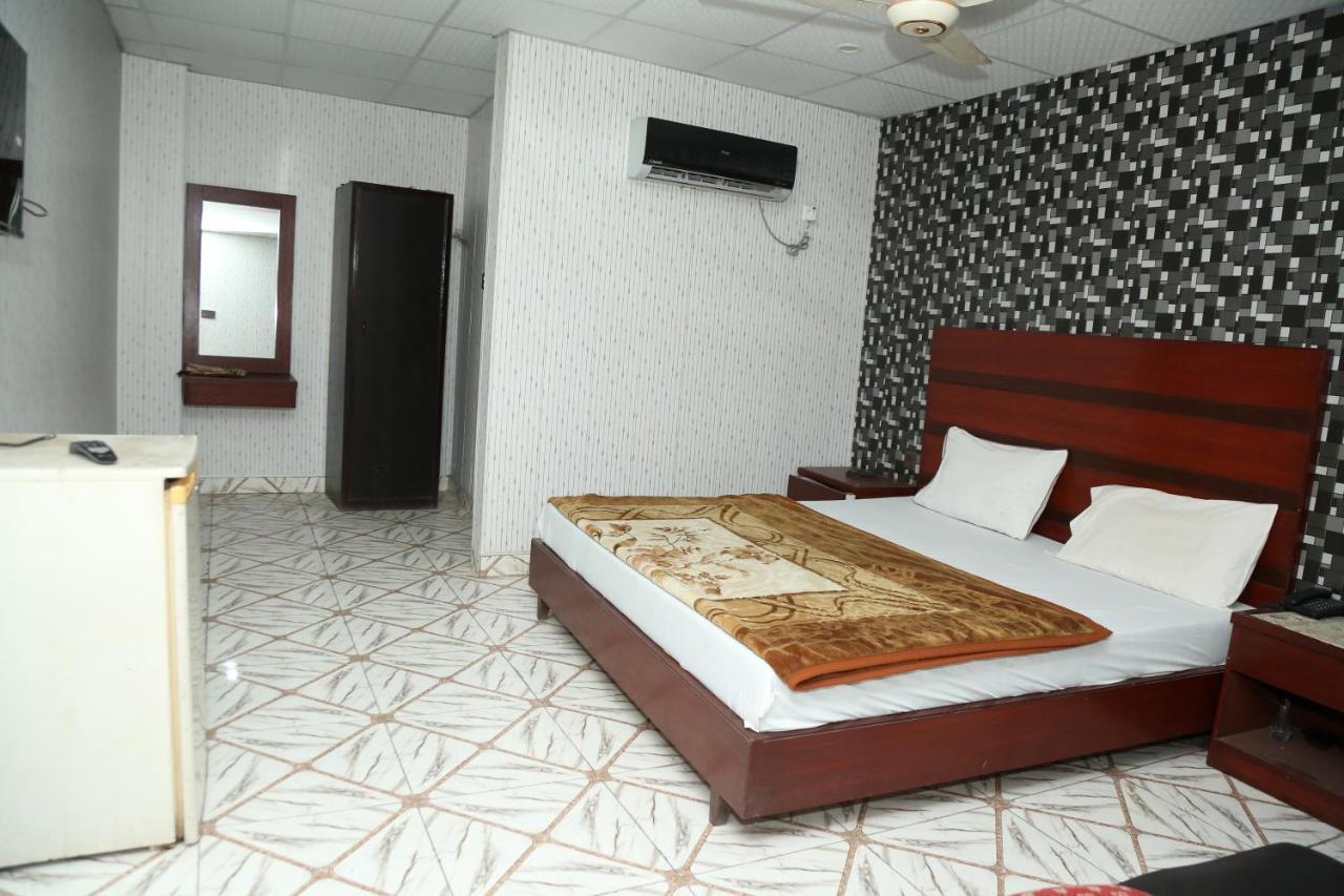 Hotel Pace Inn Multan Luaran gambar